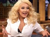 Пародия Кристины Агилеры на Бритни Спирс взорвала Интернет (Видео)