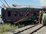 В ЮАР поезд сошел с рельс, есть погибшие и пострадавшие