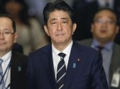 В Японии правительство в полном составе подало в отставку