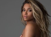 Беременная Сиара разделась перед фотографом 