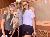 СМИ: Майли Сайрус отправилась в путешествие со своей семьей (Фото)