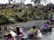 Разрушительный тайфун возвращается на Филиппины