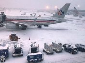 Главный аэропорт Нью-Йорка ограничивает прием рейсов