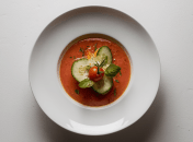 Гаспачо стане вашим улюбленим літнім салатом (зображення створено за допомогою ШІ)