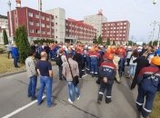 Акции протеста в Беларуси: на митинги вышли работники заводов по всей стране