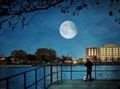 В Китае частная компания разрабатывает "искусственную Луну"