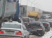 Около 100 фур скопилось на границе России и Грузии из-за гололеда