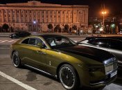 Нескромний Rolls-Royce Spectre 2023 року у Черкасах