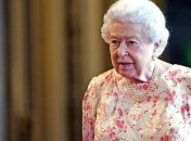 В стильном розовом наряде: Елизавета II на премии Chatham House Prize