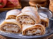 Рулетики с яблоками а-ля штрудель