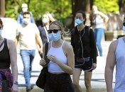 Нью-Йорк начинает понемногу снижать карантинные меры