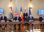 Чотиристороння угода була підписана у Бухаресті.