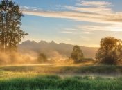 Погода в Украине порадует густым туманом и теплом до +23°