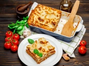 Замість листів для лазаньї можна використати тісто філо