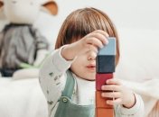 Специальные канцтовары и чтение палиндромов: упражнения для адаптации ребенка-левши от доктора Комаровского 