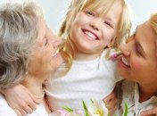 Короткие и трогательные смс-поздравления с Днем матери