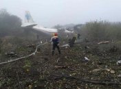 Разрезают самолет и вытаскивают тела: ГСЧС показала место аварии Ан-12 (Видео)