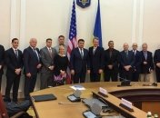 В Киев прибыли 11 экспертов таможенной и пограничной службы США