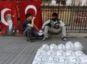 На проспекте Дикмен вновь собрались несколько тысяч человек