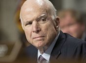 Маккейн о встрече Трампа и Путина: Ни один президент США себя так не унижал