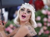 Ни грамма косметики: загорелая Леди Гага показала свою естественную красоту (Фото)