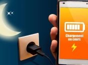 Усі телефони з літієвою батареєю безпечно заряджати протягом ночі