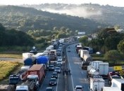 Бразильские дальнобойщики заблокировали десятки дорог