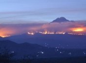В сети появились впечатляющие фото и видео пожара на Килиманджаро