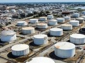 Нефть обвалилась из-за нехватки места для хранения