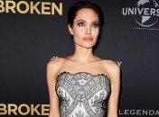 Джоли госпитализирована в крайне тяжелом состояние  