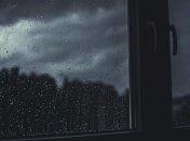 Во львовскую больницу попал ребенок после падения из окна