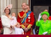 Королевские запреты: Кейт Миддлтон не сможет путешествовать с мужем Уильямом и сыном Джорджем