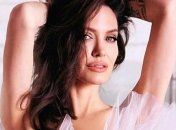 Анджелина Джоли показала свой роскошный дом в тропических лесах (Видео)