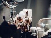 Яркий, блестящий макияж: лучшие примеры мейкапа с глиттером (Фото)