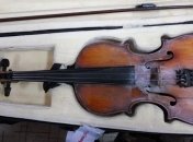 Раритетную скрипку пытались вывезти из Запорожья в Турцию