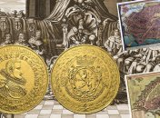 Донативная золотая монета 100 дукатов 1629 года. Вес монеты – 349 грамм, диаметр – 74 мм