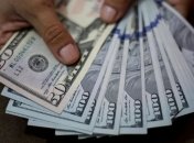 Впервые за три года доллар опустился ниже 25 гривень