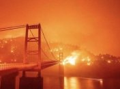 В США лесные пожары уничтожили тысячи домов, не менее 25 погибших