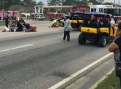 В США автомобиль въехал в группу подростков, есть пострадавшие