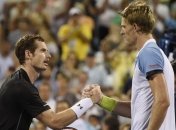 Знаменитый теннисист поможет беженцам интересным способом