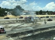 В США самолет упал на автомагистраль: есть погибшие