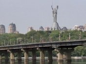 В столице по мосту Патона частично ограничено движение транспорта