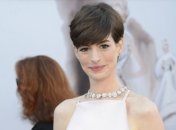 Энн Хэтэуэй исполнит главную роль в фильме "Шлюпка" 