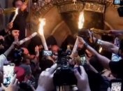 Благодатный огонь сошел в Иерусалиме (видео)