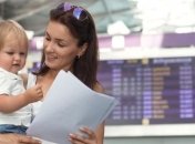 В конце августа изменятся правила выезда детей за границу