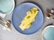 Для приготування цього омлету олія не потрібна.