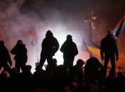 В центре Киева продолжается противостояние митингующих и милиции