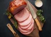 Мясная ветчина станет отличным дополнением к бутербродам (изображение создано с помощью ИИ)