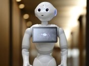 Говорящий робот Pepper принят в японскую среднюю школу