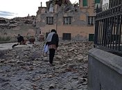Мэр итальянского Аматриче заявил о разрушении землетрясением "половины города"  